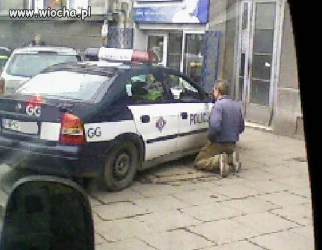 Jedni spowiadają się u księdza