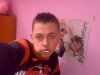 Boski Alvaro z lizakiem