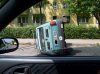 I zostaw tu auto na parkingu ...