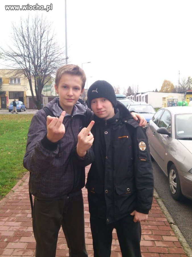 Pokażemy środkowy palec będziemy fajni.