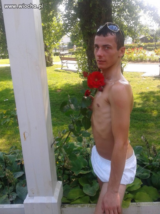 Heh przyczepiła się jakaś róża do mnie