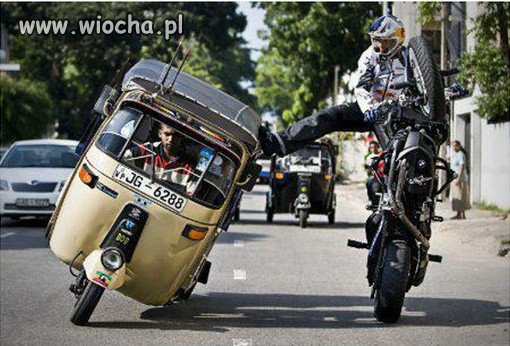 Motocykliści