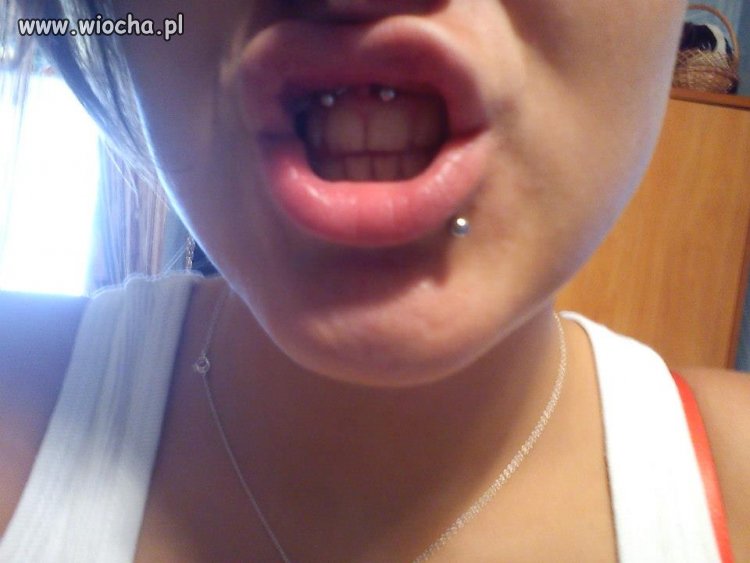 Ojć mam nowego kolczyka czekaj zrobię fotkę 