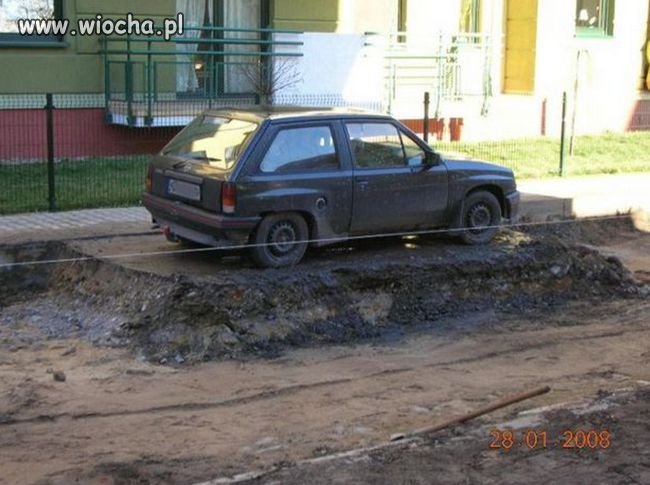 Ani on nie wyjedzie, ani droga nie będzie porządna