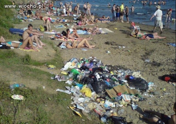 Największa wiocha to syf na plaży