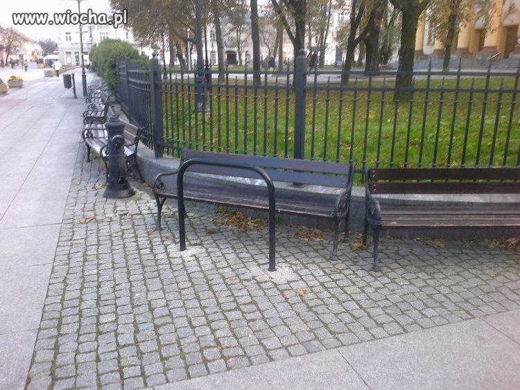  Parking dla rowerów lub podpórka dla nóg 