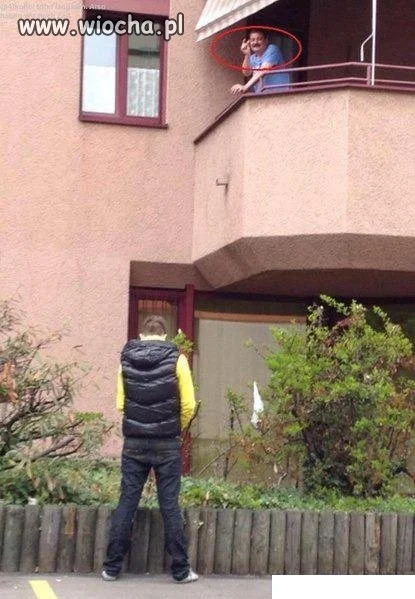 Sikanie pod blokiem