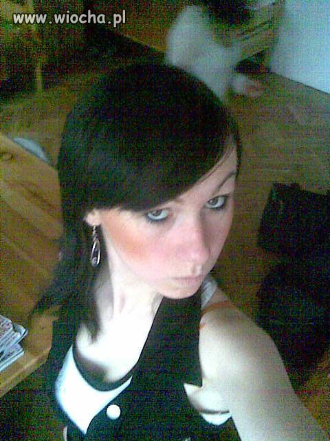 Chyba make-up się ciut jej nie udał
