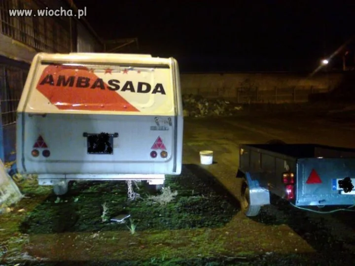 Ambasada ...