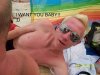 Piękna opalenizna i seksowny blond fryz...