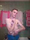 Koxuuu!!! Ale na co mu ta ręka??