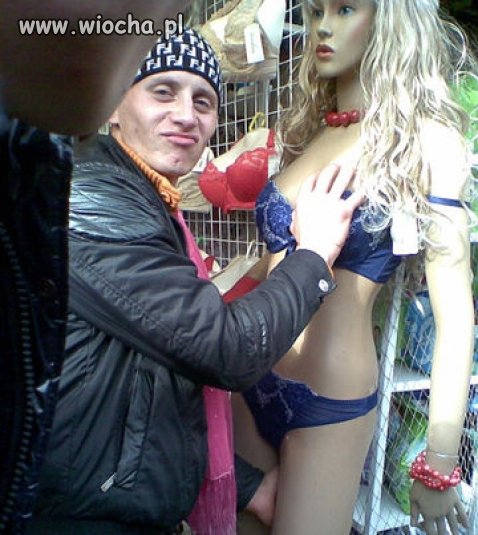 Z braku laku...