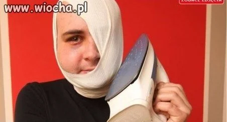 ,,Odebrał" gorące żelazko zamiast telefonu