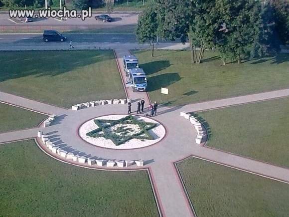 Gratuluję kunsztu ogrodnikom...