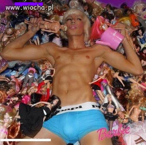 Fan Barbie.