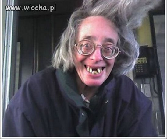 Włosy potargał wiatr