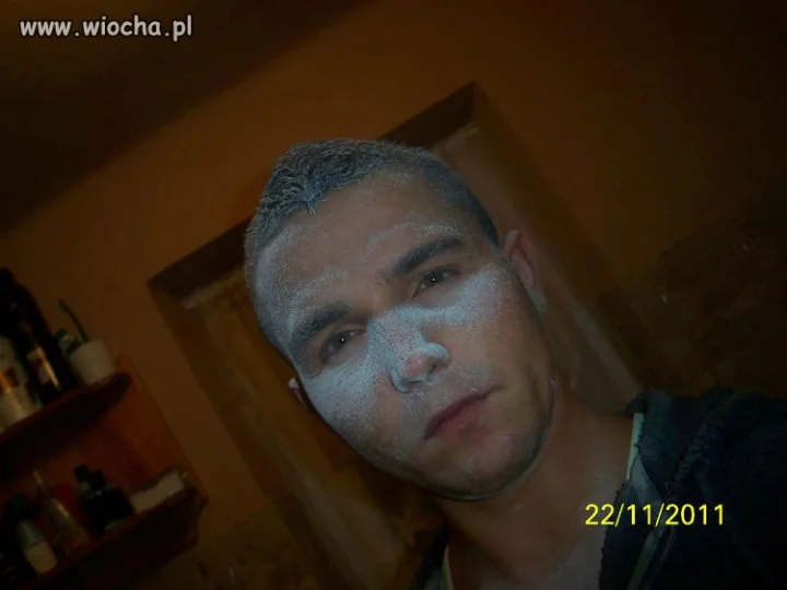 Lans na mąkę na twarzy 