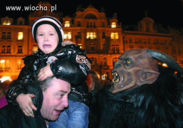 Tatuś z synkiem na wycieczce 