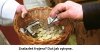 Wyłudzać pieniądze od ludzi w imię Boga