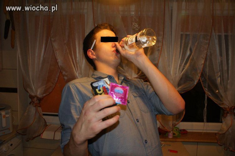 Są durexy , jest wódeczka 