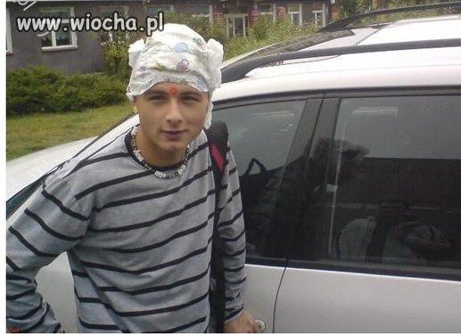 Z pieluchą na głowie