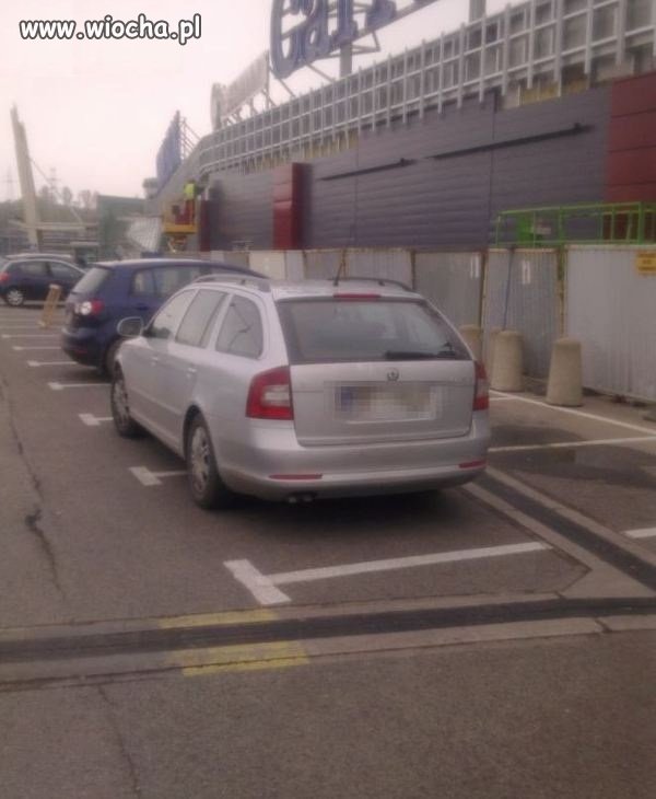 Arcymistrz parkowania!!!...