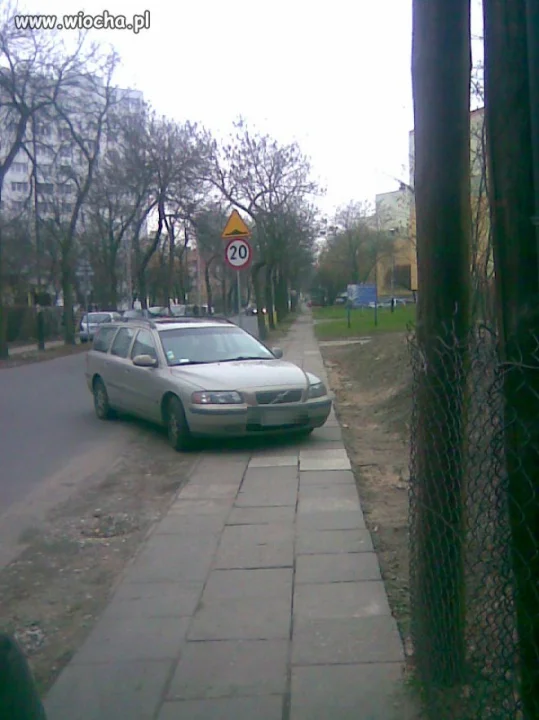 Tak się w Łodzi parkuje ...