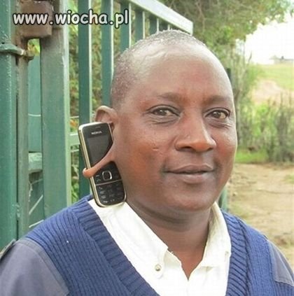 Ciekawy uchwyt na telefon