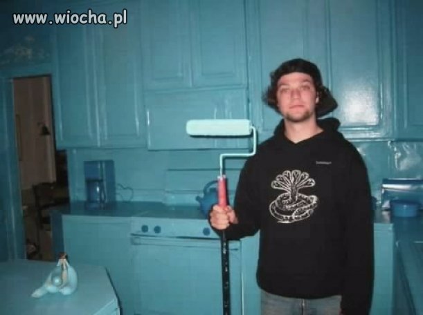 "Pomaluj kuchnię" powiedziała.