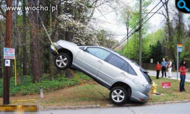 Słup wysokiego napięcia i lexus rx 300
