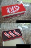 Kumpel dostał karton KitKat-ów