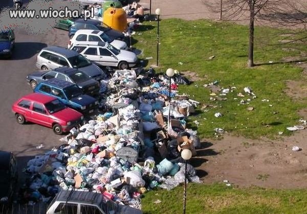 Służby oczyszczania miasta...życzą udanych świąt!!!