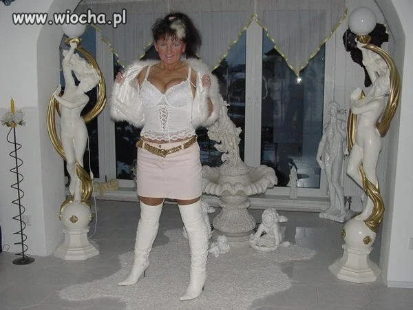 Lady in white