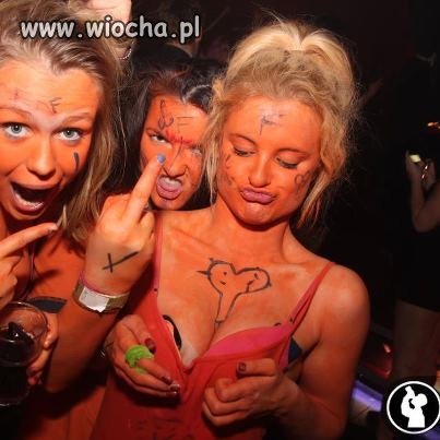 Sexy chicks