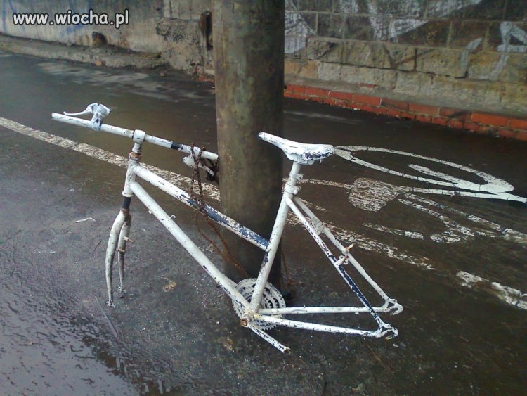 Okradziony z kół "Ghost Bike" 