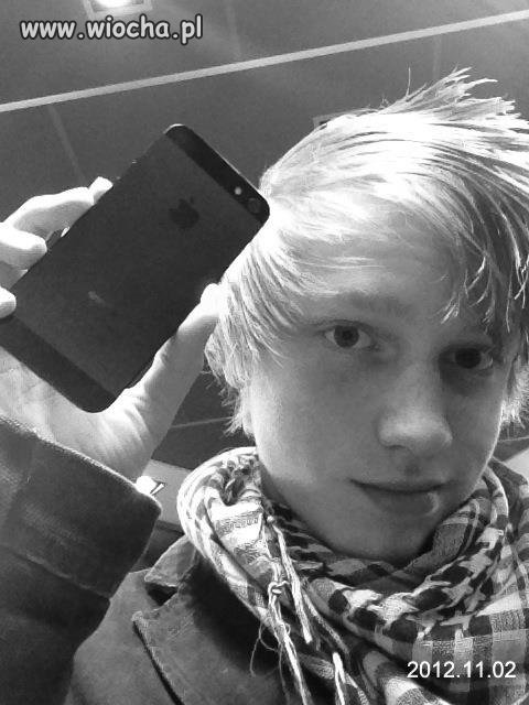 Lans na iphone5  i ten piękny fryz.