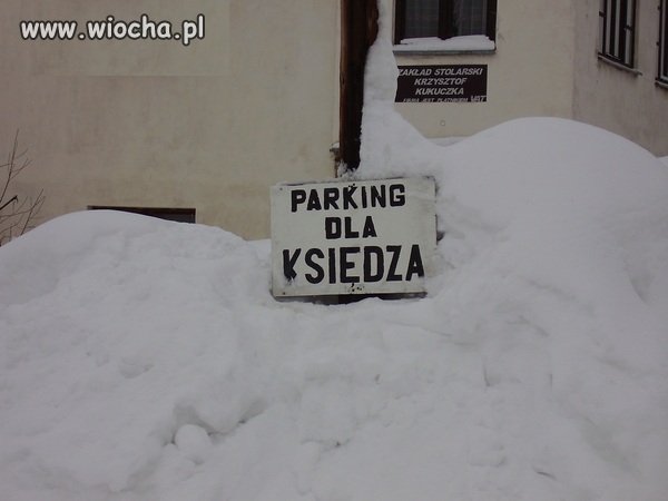 Jacy ci ateiści wredni...biedny ksiądz..