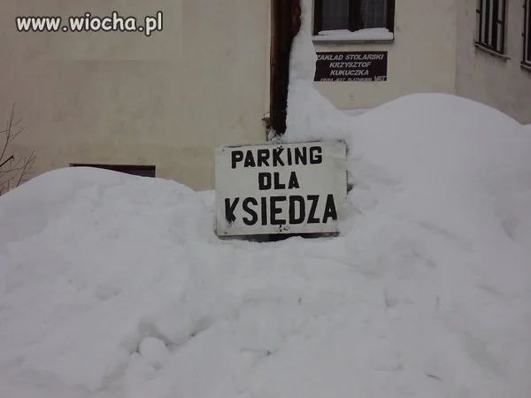 Jacy ci ateiści wredni...biedny ksiądz..