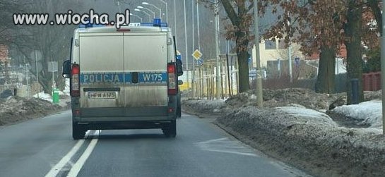 Przekraczanie podwójnej ciągłej - 5 pkt, 200 zł