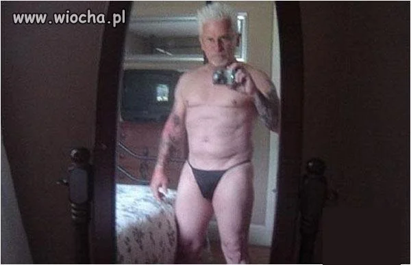 Dziadek też chce mieć fotke w lustrze
