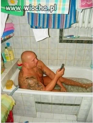 Duży Miś i mała wanna