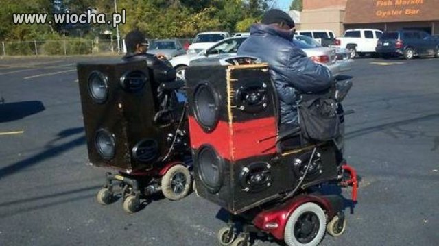 Co jak co ale Muzyka musi być.