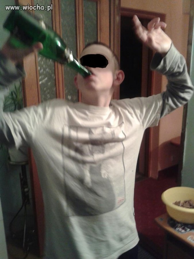Lans na Facebook :) (oczywiście pusta butelka)