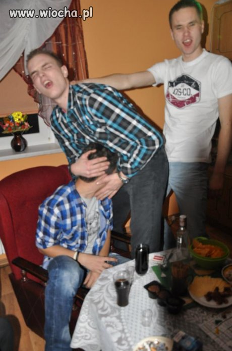 Dzisiejsza Młodzież po alkoholu..