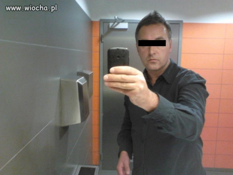 Facet ma 43 lata na karku
