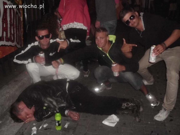 Debile przy bezdomnym