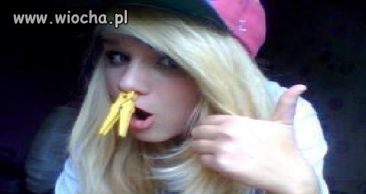 Teraz ciekawe jest to co i komu ona chciała tym...