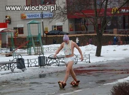 Wyskoczył po gumki...