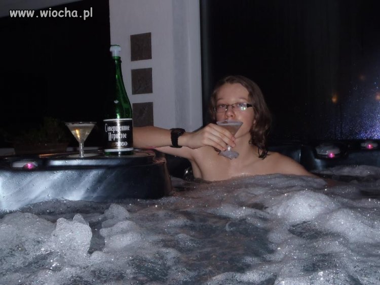 Ruski szampan i lans w jacuzzi