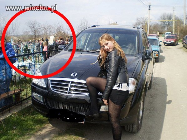 Nie ma jak lansować się na pogrzebie...